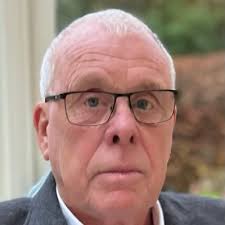 Andrew Sperling (@AndrewSperling)