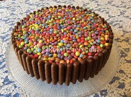 Torta Smarties E Togo Con Crema Alla Nutella Kikakitchen Ricetta Dolci Mignon Ricette Di Te Torte