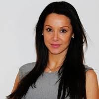 Kristen Mayer's Instagram, Twitter & Facebook