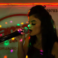 É fã ou é hater?: jovem atinge topo das paradas com disco de mentira -  06052022 - UOL TAB