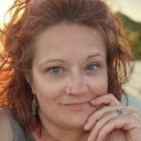 Beth Sundquist's Instagram, Twitter & Facebook