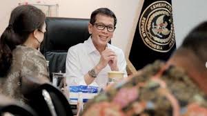 Wishnutama is one of the founders of net he is a professional in the field of media he completed his courses in communications at mount ida college in bosto. Usai Tak Menjabat Menparekraf Kini Kembali Jadi Komisaris Tokopedia Wishnutama I M Back Warta Kota