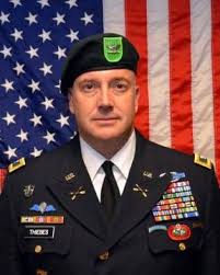Fort Carson Green Beret Colonel Makes Rare Speech Green Beret Army Green Beret Fort Carson