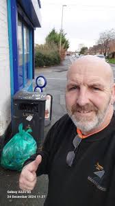 So here it is wombling Christmas everybody's filling bags ,look to the  future now,we really are all M.AAA.D Another bag ...half from South Wiggy  park walking Benji Webbo & half from the