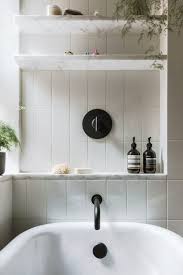 Frame pada shower glass merupakan tempat berkumpulnya kotoran seperti sisa sabun yang sulit dibersihkan. 7 Cara Menata Tempat Sabun Dan Sampo Di Kamar Mandi Kecil Rumah123 Com