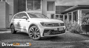 Manufacturer press release and gallery of 88 high resolution images. 2017 Volkswagen Tiguan Tsi R Line 4motion Car Review Mid Sized Life Crisis Drivelife