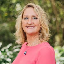 Tania Greer's Instagram, Twitter & Facebook