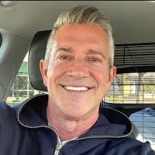 Hello guys! I'm not from the US but huge love to you not stopping no matter  what! We matter! Hugs from Portugal 🇵🇹