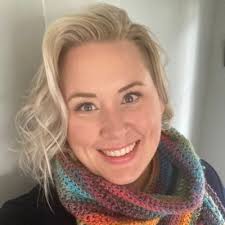 Angela Houle's Instagram, Twitter & Facebook