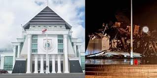 Pusat gempa berada di 7 km timur laut majene, sulawesi barat dengan kedalaman 10 km. Gempa Sulbar Kantor Pemda Hotel Rumah Sakit Rata Dengan Tanah Merdeka Com
