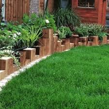 1001 Idees Geniales De Bordure De Jardin Recup A Faire Soi Meme En 2020 Amenagement Jardin Idee Amenagement Jardin Decoration Jardin Exterieur