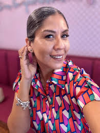 Si vas a Sobre Pensar , hazlo también imaginando los escenarios donde todo  sale bien.🫰🏽 Exitoso Viernes ✨