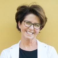 Kimberly Schauer's Instagram, Twitter & Facebook