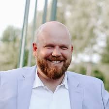 Travis Harrison (@Trabbi1155)