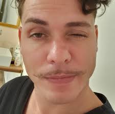 CANTORES DE BARCARENA JHÁCY FARIAS E NAZARENO MUNIZ SE APRESENTAM NA COP 30  Durante a programação do Pavilhão-Pará-Municípios na COP 30, em Belém, o  município de Barcarena se destacou com uma apresentação