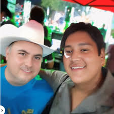 Artistas que van retumbar en mi tocadiscos este 15 de septiembre  🔊💿🔥🗣️🇲🇽🤠 . . #15deseptiembre🇲🇽 #musicaregional #musicamexicana  #musicanorteña #orgullososermexicano #eldiscoescultura #elcassetteescultura  #ᴠɪʀᴀʟᴘᴏsᴛ #instapost ...