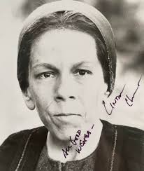 Linda Hunt's film debut was in Robert Altman's "Popeye" (1980). She played  the role of Oxblood Oxheart's mother. Soon afterward, she appeared in what  would be an Oscar-winning performance: the role of