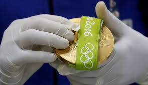 Las medallas olímpicas de oro, plata y bronce son el galardón que se entrega a los tres mejores de esa competición en las olimpiadas, pero ¿están hechas de esos metales? Pero Son De Oro Las Medallas De Oro La Verdad Sobre El Premio Gordo De Rio