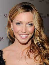Вы внесли @laurel__lance в черный список. Katie Cassidy Gossip Girl Wiki Fandom