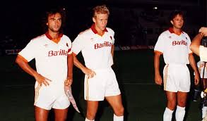 Mihajlovic non pensa al match dell'andata: Mondorossoblu It Amarcord Quando 27 Anni Fa Mihajlovic Strego Lo Iacovone