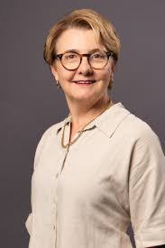 Alexi Thompson's Instagram, Twitter & Facebook