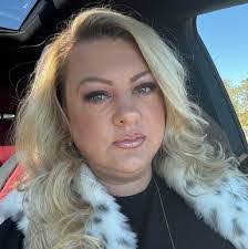 Katie Provost's Instagram, Twitter & Facebook