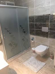 Sakin Renklerle Sade Ve Sik Derya Hanimin Evi Ev Gezmesi Banyo Duzenleme Banyo Ic Dekorasyonu Evler