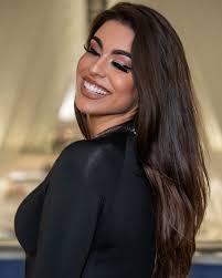 Oh hi ✨✨✨ 🤭 Song: “no me olvides” by Me & @moneyonekenobi ✨ 📸  @jennamichonofficial ______ #sashaprended #wtc #oculus #nycmusic #makeup  #singer #artist #