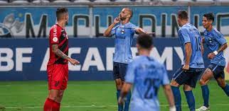 Logo aos três minutos, thaciano aproveitou falha da defesa paranaense e deixou luan na cara do gol, que só teve o trabalho de deslocar o goleiro santos e abrir o placar na arena. Gremio Wins Athletico Pr And Guarantees A Place In The Next Libertadores 02 21 2021