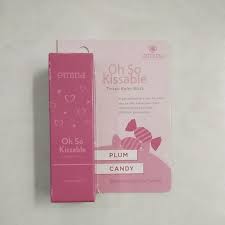 Selain itu, lipstik ini juga tidak menimbulkan iritasi pada bibir. Harga Lip Balm Emina Terbaik Kosmetik Bibir Perawatan Kecantikan Agustus 2021 Shopee Indonesia