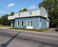 Image of Celine Dion's childhood home in Charlemagne, Quebec