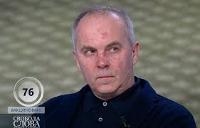 Бутусов сидел рядом с шуфричем, но после словесной перепалки подошел к нему и ударил по лицу. 60blfko851fcvm