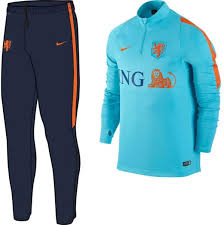 Nederlands elftal trainingspak in verzamelen > speldjes & pins. Bol Com Nederlands Elftal Trainingset Maat Xxl