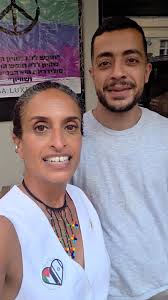 Beautiful moment in the acoustic atrium of gorgeous Huntington Gardens near  LA with my two beauties, beloved sister Odeya Nini and beloved daughter Yum  Nini Barak singing and improvising