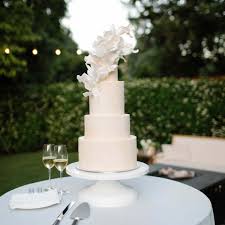 Reflect your wedding gown in the cake. 30 Stunning All White Wedding Cakes