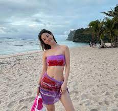 KARAヨンジ、あどけない顔に美しい水着姿…「あれこれ旅行日誌」-Chosun Online 朝鮮日報