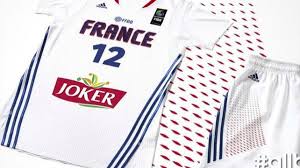 Description du maillot de basket. Un Maillot A Manches Courtes Pour L Equipe De France De Basket Eurosport
