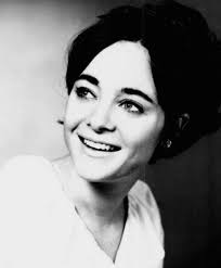 SUZY CAPONE, 77, SCHOOL PSYCHOLOGIST,** # **HELPED START AN INSURANCE  BUSINESS** Rebecca B. “Suzy” Capone, 77, of Sudbury, MA and Ridgefield, CT,  died peacefully