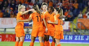 'het gaat een clash worden, zoveel is zeker'. Oranje Leeuwinnen Naar Utrecht Voor Finale Tegen Zwitserland Nederlands Voetbal Bd Nl