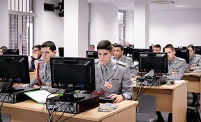 El militar que apuñaló a su novia en zaragoza había. Factoria De Oficiales 90 Anos De La Academia Militar De Zaragoza