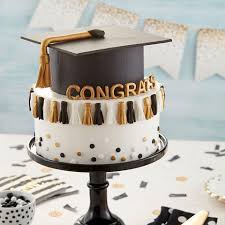 Graduation ideas during covid 19 with social distancing in mind. Class Of 2021 Graduation Party Ideas Your Ultimate Guide Distinctivs Party