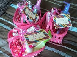 Diy Shower Hostess Gifts Weddingbee Baby Shower Prizes Baby Shower Game Gifts Baby Shower Hostess Gifts