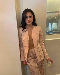 Provided to youtube by tunecore. Sasha Calle Sashacalle Twitter Professional Outfits Business Professional Outfits Fashion
