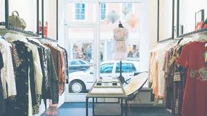 11 Second Hand Laden In Denen Ihr Schone Designermode Findet Mit Vergnugen Munchen In 2020 Second Hand Laden Munchen Tipps Munchen