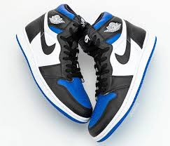 Air Jordan 1 Retro High Royal Toe 555088 041 Sneakernews Com Air Jordans Retro Air Jordans Nike Air Shoes