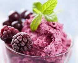 Recette De Glace Onctueuse Et Legere Aux Framboises Recette Recette Glace Sorbet Aux Fruits Yaourt Glace