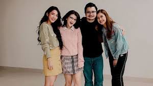 Untuk melihat detail lagu kepompong dinda kirana klik salah satu judul yang cocok. Reuni Pemeran Sinetron Kepompong Tania Putri Momen Yang Mahal Herstory