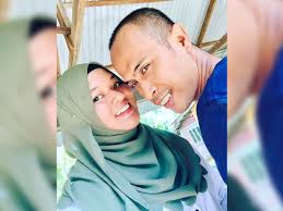 Setia dijiwaku setia dihatiku kaulah yang terindah. Achey Dan Isteri Pernah Tinggal Di Bengkel Kerana Susah Media Hiburan