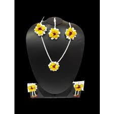 2019 new red pink flowers paintings rectangle pendants handmade red attractive flowers jewelry pendant necklace. Ashley World Wide White And Red Yellow Flower Jewellery Set Rs 500 Set Id 20902061562