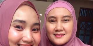 Fatin ফাতিন chowdhury @fatinic сегодня в 04:27. Bak Kakak Adik Ini 6 Potret Kebersamaan Fatin Shidqia Dan Ibunda Merdeka Com